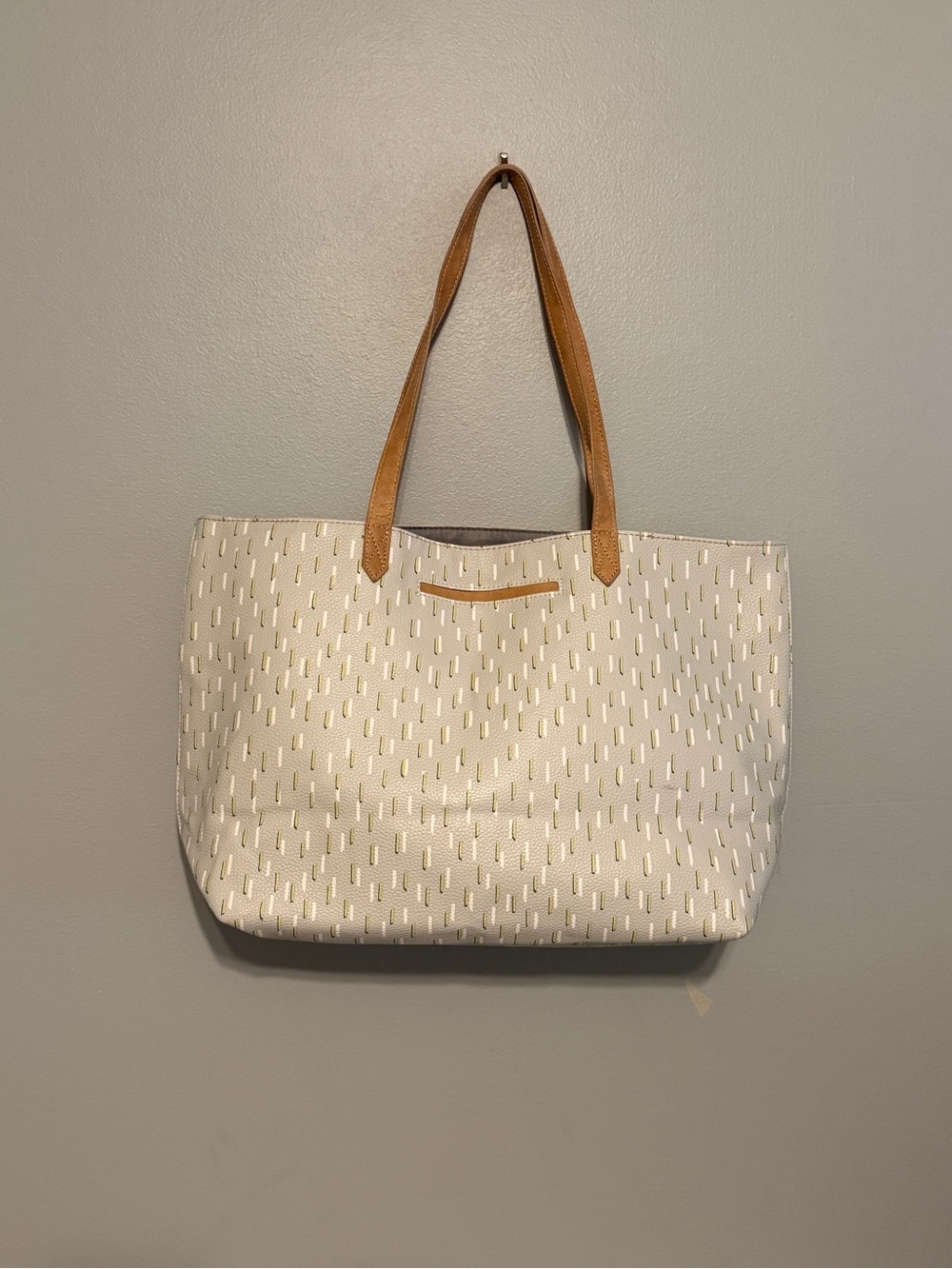 Thirty-One Modern Tote - Dancing Dash Pebble